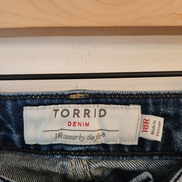 Torrid Denim High-Rise Straight Jeans Button-Fly Medium Wash Women's Size 18 - Picture 5 of 9